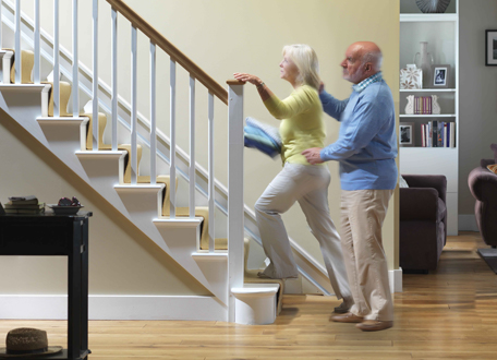  هل تحتاج للمساعدة في صعود الدرج؟