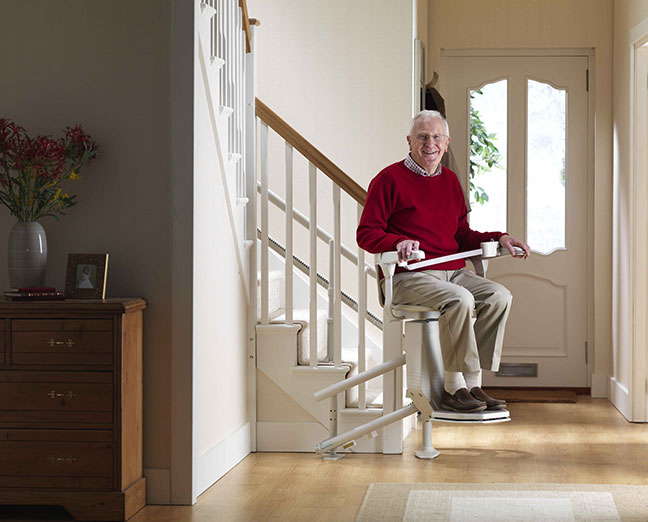 automatic chair lift for curved staircases with landings